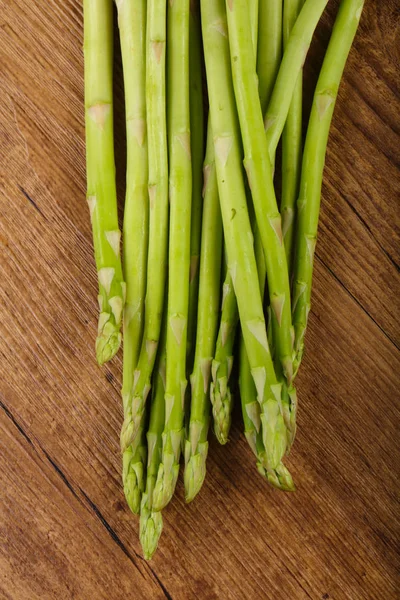 Espárragos verdes crudos — Foto de Stock