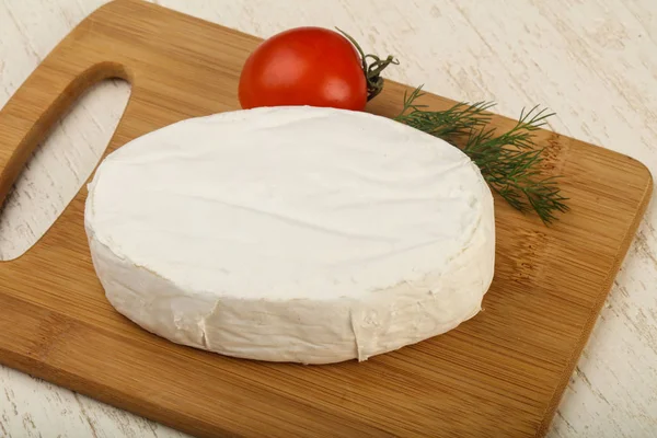 Ízletes Camembert sajt — Stock Fotó