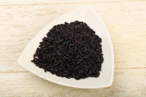 Kabın içinde siyah yabani pirinç — Stok fotoğraf