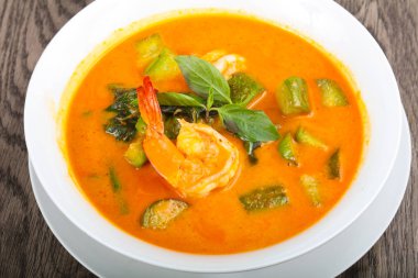 Karides ile baharatlı köri