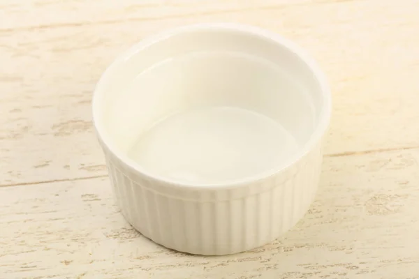 Порожній білі чаші — стокове фото