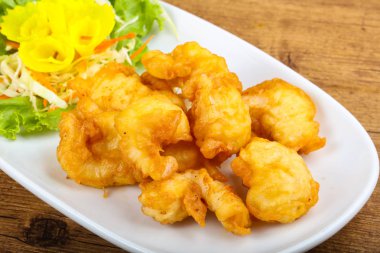 Asya tarzı kalamar tempura