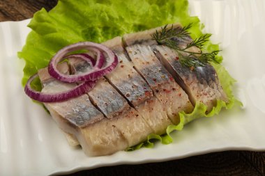 Dilimlenmiş ringa balığı filetosu