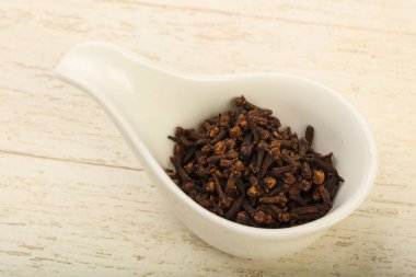 Kabın içinde tohum karanfil