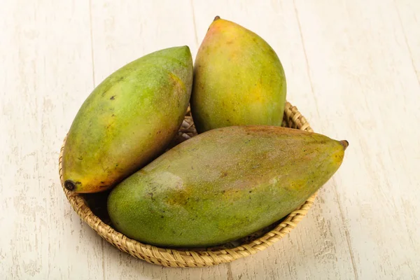 Tropikal meyve Mango — Stok fotoğraf
