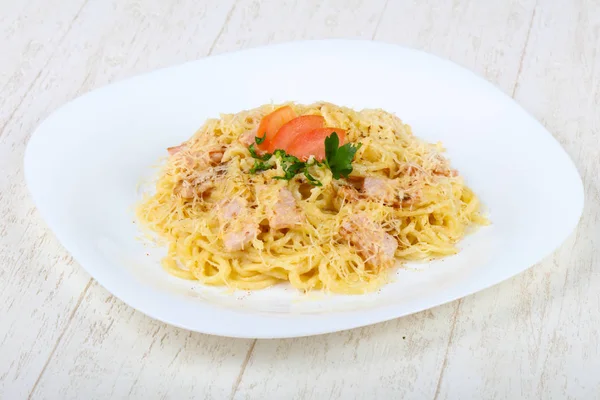 Spaghetti Carbonara mit Schweinefleisch — Stockfoto
