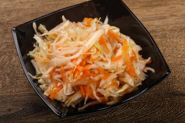 Çiğ lahana turşusu