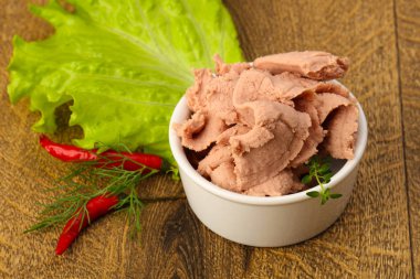 Kabın içinde karaciğer pasta 