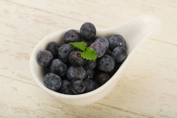 Ripe Blueberry in the bowl — Stock Photo, Image