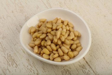 kabın içinde sedir fındık