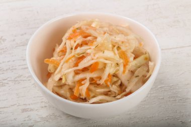 Çiğ lahana turşusu