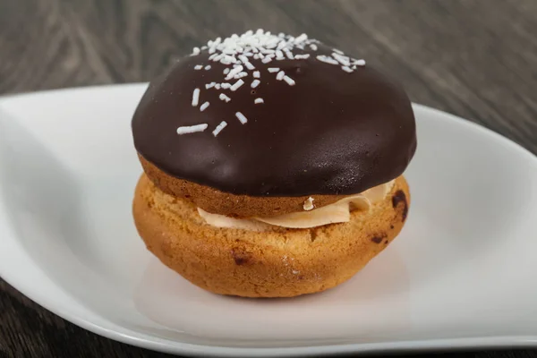 Torta Bouchee con cioccolato — Foto Stock