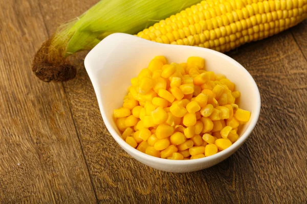 Sweet canned corn — Stock Photo, Image
