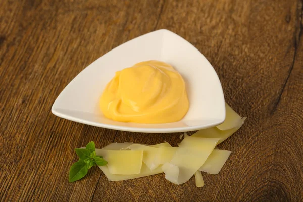 Molho de queijo saboroso — Fotografia de Stock