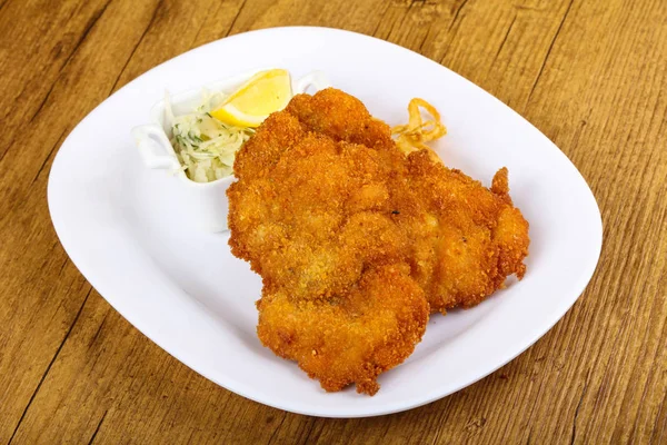 Czech Cuisine Schnitzel Cabbage Lemon — Stock Photo, Image