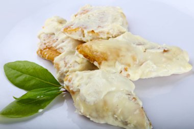 Rosemary ile Krema soslu fırında levrek