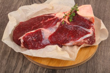 Kekik ile ham sığır eti