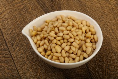 kabın içinde sedir fındık