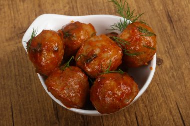 Domates soslu köfte.