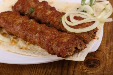 Sıcak ızgara kebap