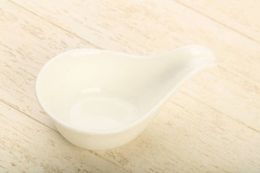 Boş beyaz sos tekne