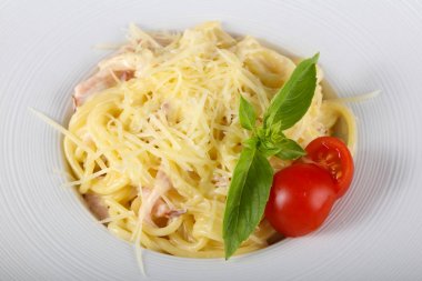 Kremalı makarna Carbonara