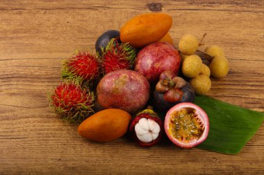 Tropikal meyve karışımı