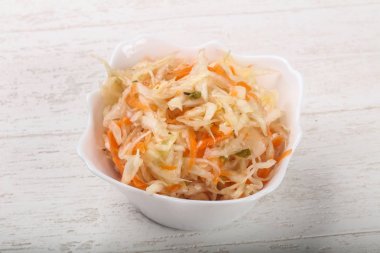 Çiğ lahana turşusu