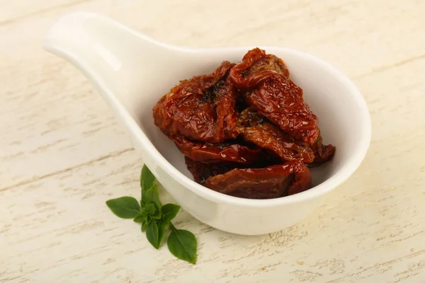 Dried tomatoes in olive oil — Stock Photo, Image