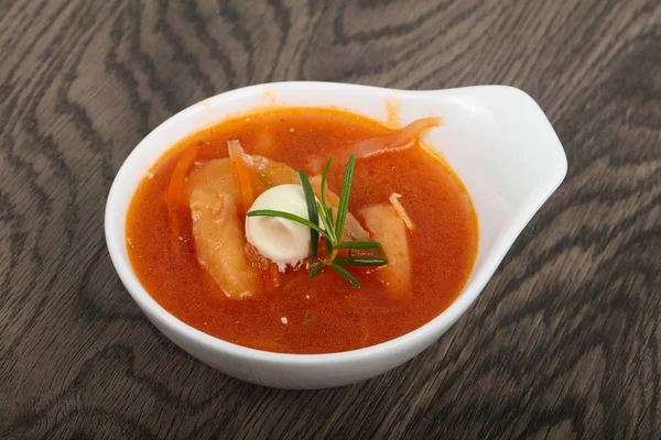 Традиционный свекольный суп — стоковое фото