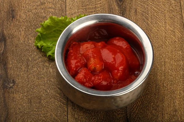 Tomates Pelées Avec Jus Dans Bol — Photo