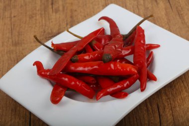 Chili biber turşusu