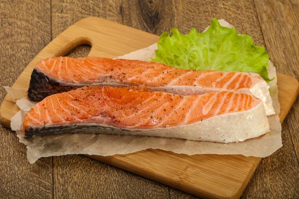 Rebanadas de salmón crudo — Foto de Stock