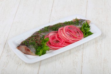 Dilimlenmiş ringa balığı filetosu