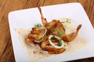 lezzetli ızgara bıldırcın