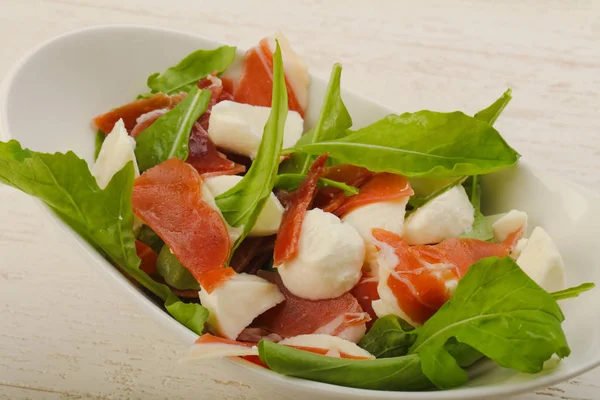 Ensalada Con Proscuitto Mozzarella Rúcula Aceite Oliva —  Fotos de Stock