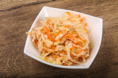 Çiğ lahana turşusu