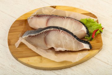 Ham sulu köpek balığı biftek ızgara için hazır