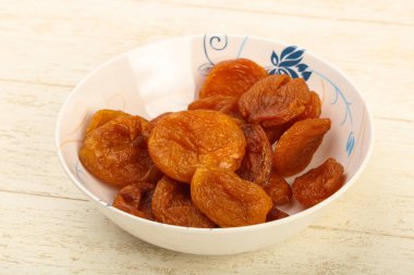 Kasede kurutulmuş kayısı. 