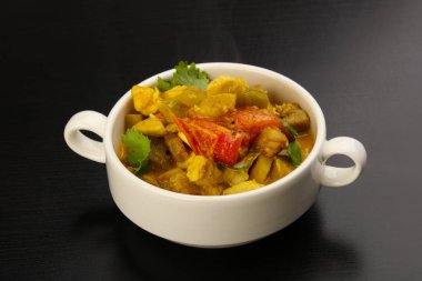 Lezzetli köri tavuk