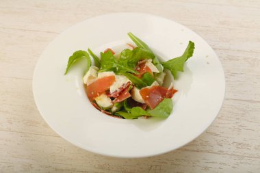 Salata ile proscuitto, mozzarella