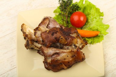 Kavrulmuş domuz diz