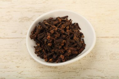 Kabın içinde tohum karanfil 