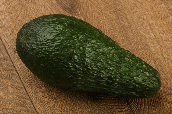 Verse groene avocado — Stockfoto