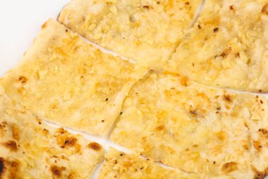 naan peynir ve sarımsak ile