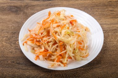 Çiğ lahana turşusu