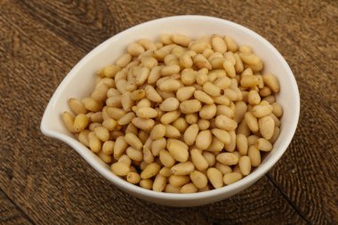 kabın içinde sedir fındık