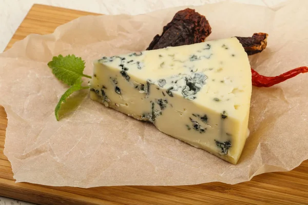 美食蓝纹奶酪 — 图库照片
