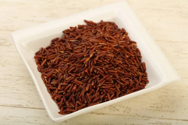 Bruine rijst in de kom — Stockfoto