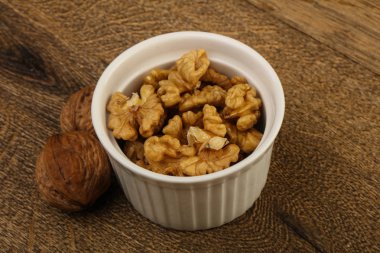 Kabın içinde açık ceviz